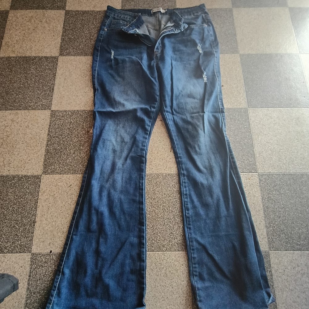 Vipones. Elegant Dark Blue Flare Jeans